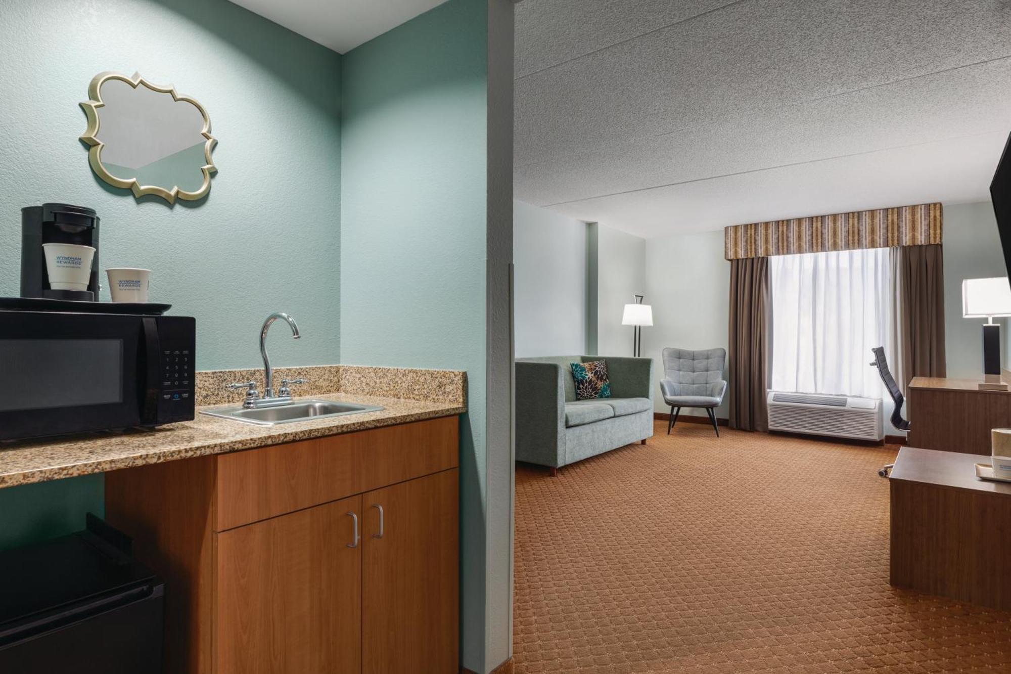 Wingate By Wyndham Louisville East Exterior foto