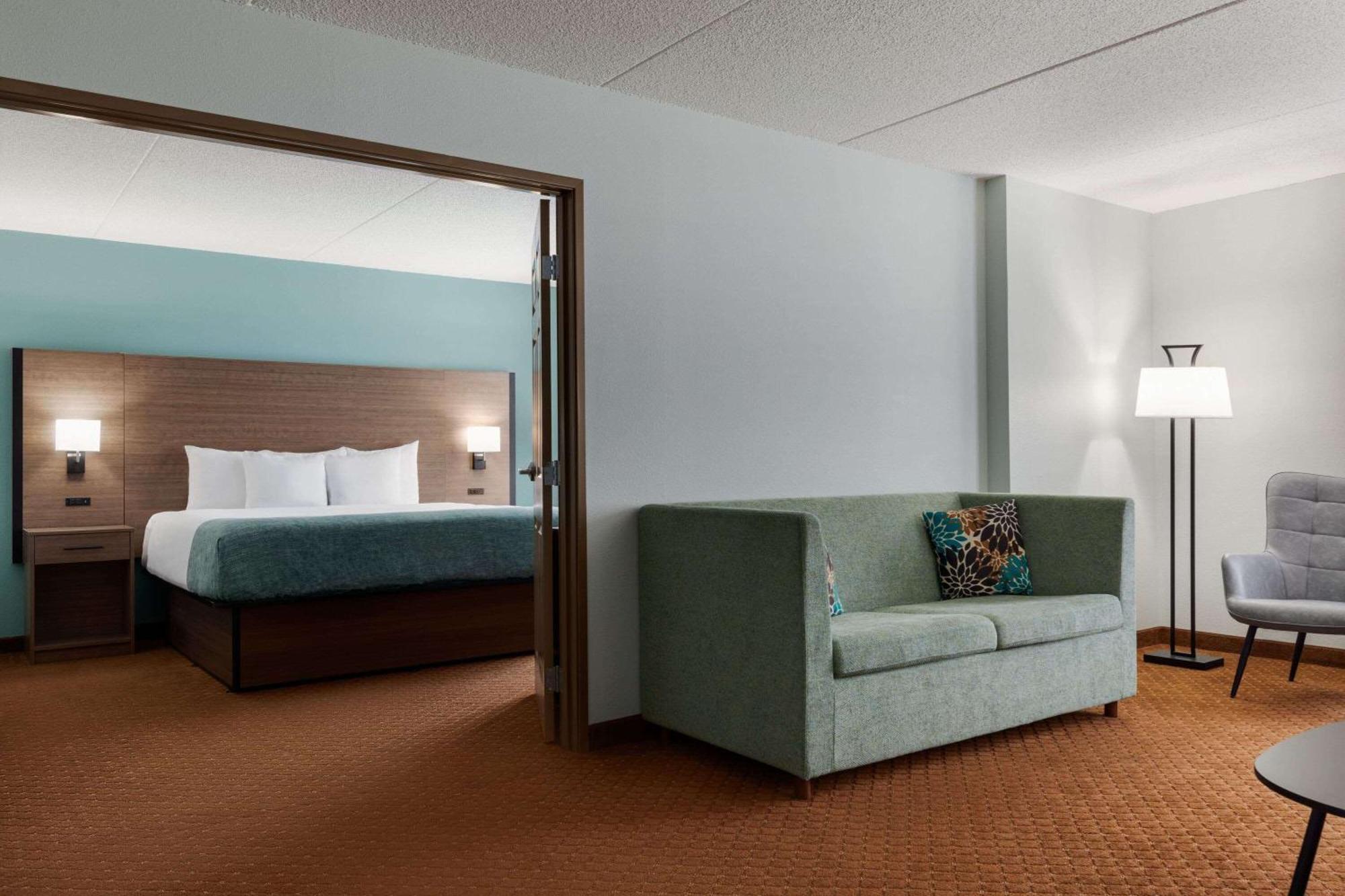Wingate By Wyndham Louisville East Exterior foto